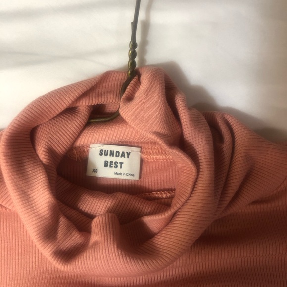 Brand new With Tags Aritzia Sunday Best Freshman Turtleneck - Picture 3 of 5